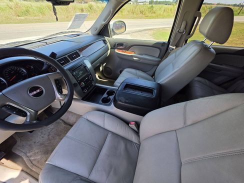 Used 2009 GMC Yukon SLT RWD image 3