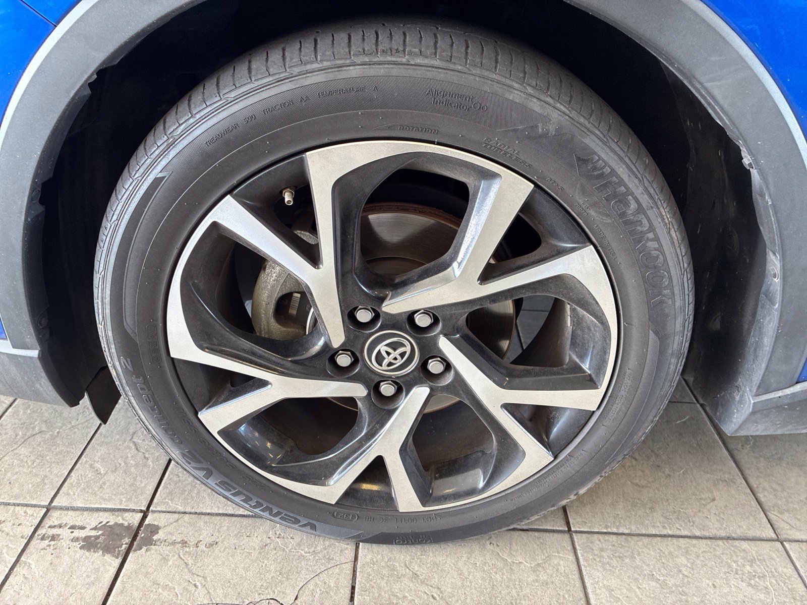 Used 2019 Toyota C-HR Limited FWD image 7