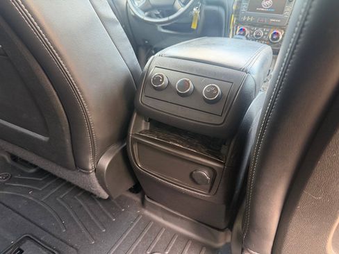 Used 2013 Buick Enclave Leather FWD image 18