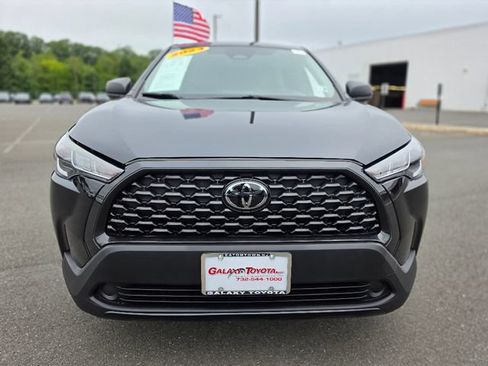 Used 2023 Toyota Corolla Cross L AWD/4WD image 2