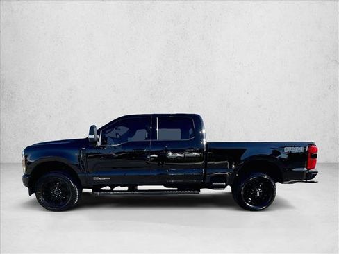 Used 2023 Ford F250 XLT w/ Black Appearance Package image 6