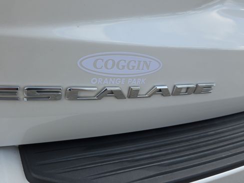 Used 2021 Cadillac Escalade ESV Sport Platinum w/ Heavy-Duty Trailer Package AWD/4WD image 35