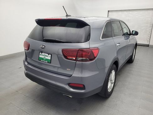 Used 2020 Kia Sorento LX FWD image 9
