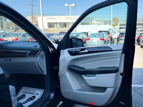 Used 2014 Mercedes-Benz ML 350 4MATIC w/ Premium 1 Package image 34