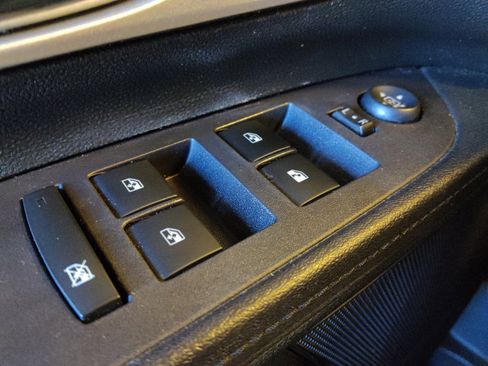 Used 2017 Chevrolet Equinox LS image 27