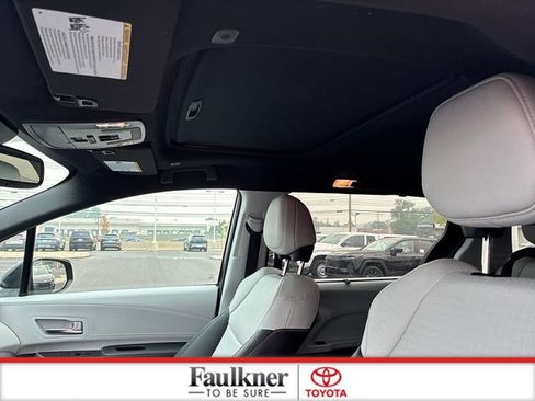 Used 2025 Toyota Sienna XSE w/ XSE Plus Package AWD/4WD image 28