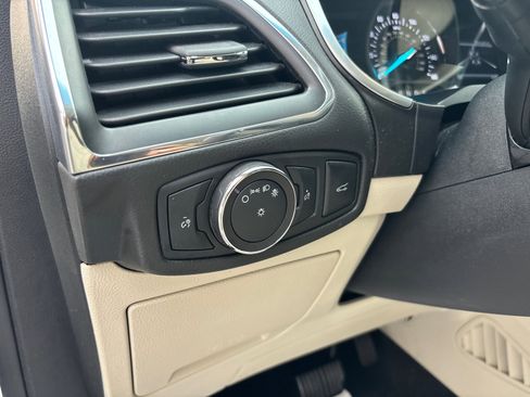 Used 2018 Ford Edge Titanium w/ Technology Package image 14