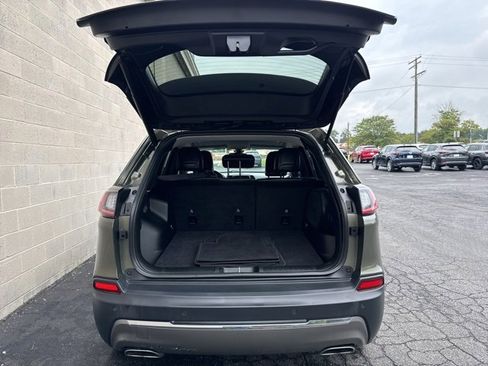 Used 2019 Jeep Cherokee Limited image 12