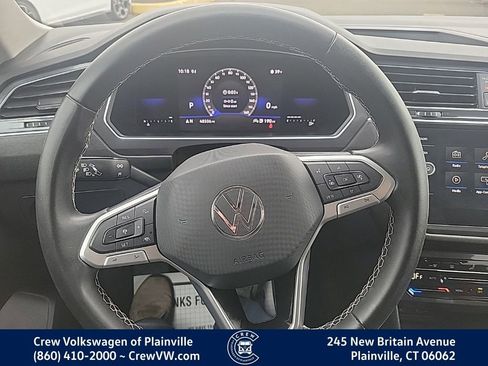 Certified 2022 Volkswagen Tiguan SE image 5