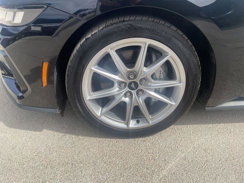 Used 2025 Ford Mustang GT Premium image 30