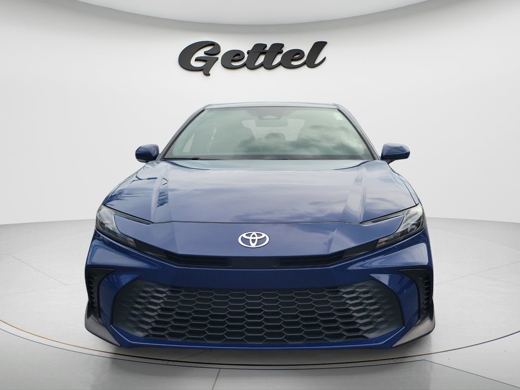Used 2025 Toyota Camry SE FWD image 2