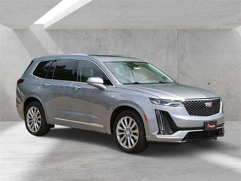 Used 2023 Cadillac XT6 Premium Luxury image 1