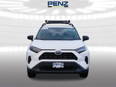 Used 2021 Toyota RAV4 LE image 2