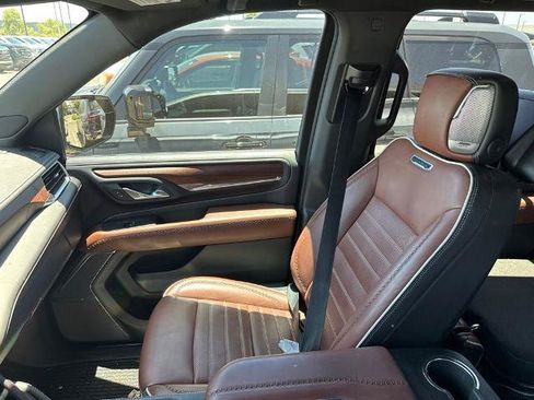 Used 2023 GMC Yukon Denali Ultimate w/ LPO, Floor Liner Package AWD/4WD image 13