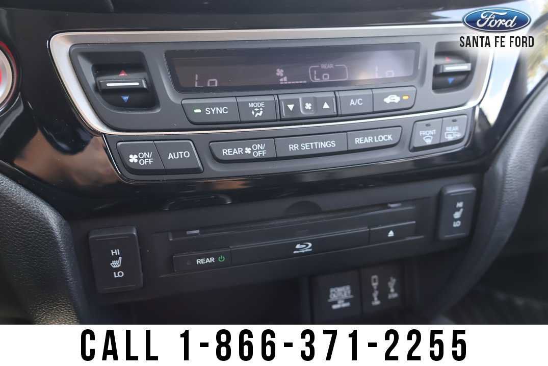 Used 2017 Honda Pilot Touring image 40