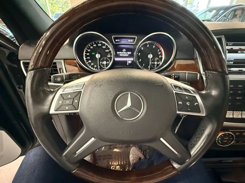 Used 2013 Mercedes-Benz GL 550 4MATIC w/ On/Off-Road Pkg image 18