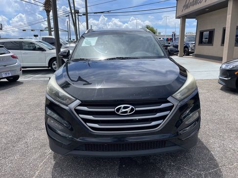Used 2018 Hyundai Tucson SEL Plus FWD image 2