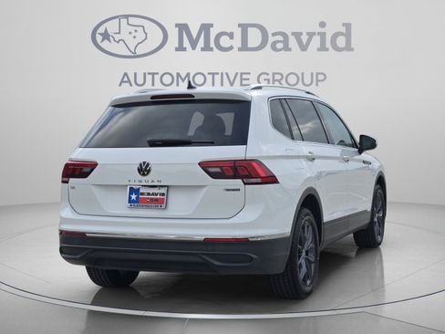 Used 2022 Volkswagen Tiguan SE AWD/4WD image 6