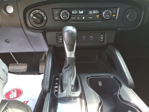 Used 2022 Nissan Frontier PRO-4X w/ Pro-4X Premium Package AWD/4WD image 21