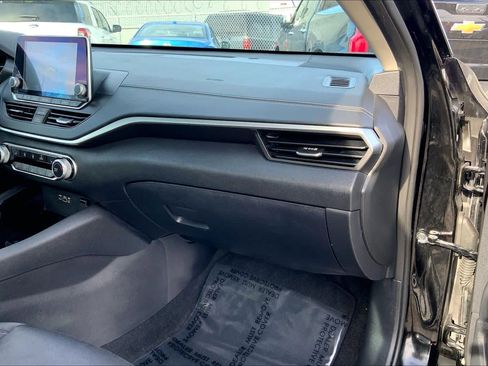 Used 2022 Nissan Altima 2.5 SV w/ SV Premium Package image 18