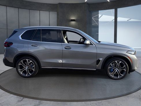 Used 2024 BMW X5 xDrive40i w/ Premium Package AWD/4WD image 7