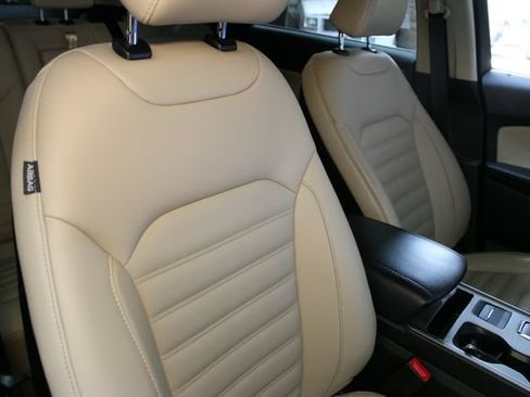 Used 2023 Ford Edge SEL AWD/4WD image 10
