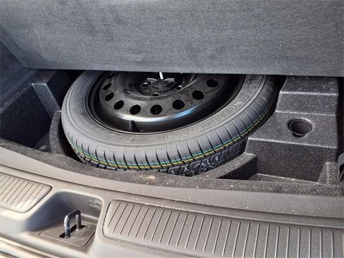 Used 2023 Buick Envision Avenir image 38