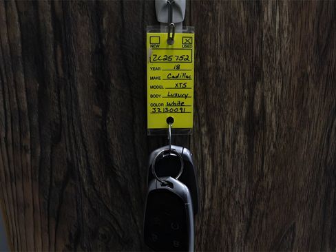 Used 2018 Cadillac XT5 Luxury image 38