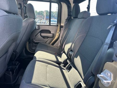 Used 2025 Jeep Gladiator Sport AWD/4WD image 30
