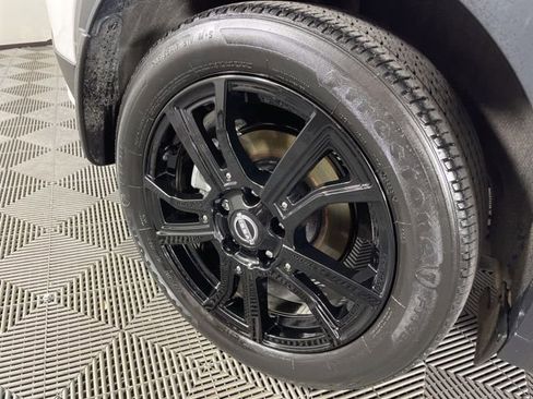 Used 2023 Nissan Kicks SR FWD image 17