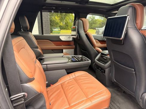 Used 2022 Lincoln Navigator L Reserve AWD/4WD image 29