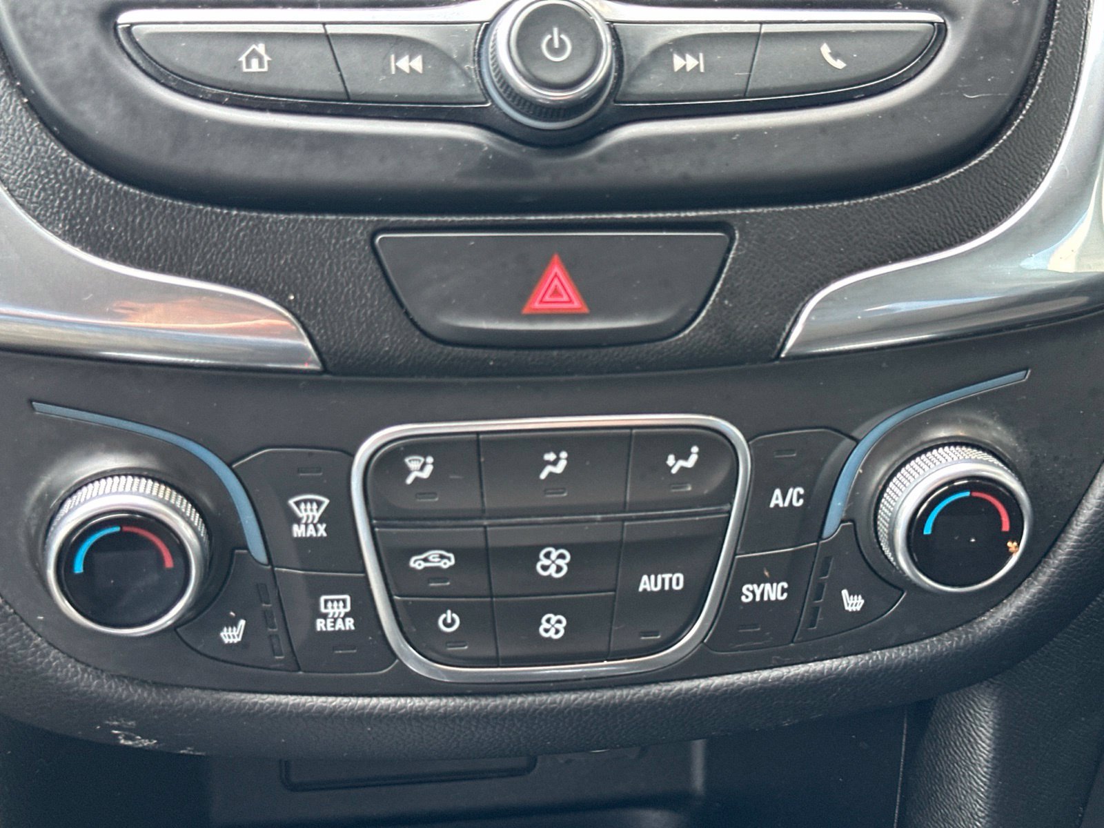 Used 2020 Chevrolet Equinox LT AWD/4WD image 20