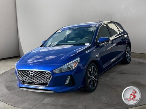 Used 2019 Hyundai Elantra GT FWD image 3