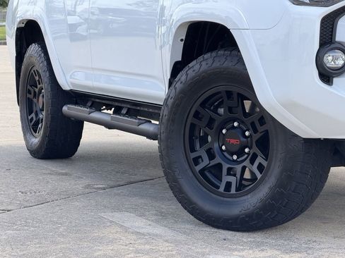Used 2023 Toyota 4Runner SR5 Premium w/ Moonroof Package AWD/4WD image 12
