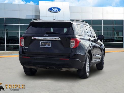 Used 2023 Ford Explorer XLT image 5