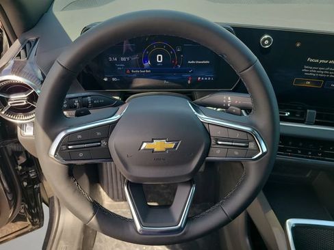New 2026 Chevrolet Equinox LT w/ Safety and Technology Package FWD image 22