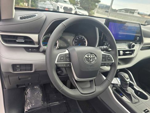 New 2026 Toyota Highlander XLE image 27