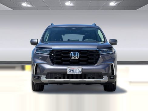 Used 2025 Honda Pilot Touring image 5