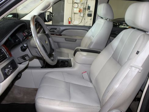 Used 2010 Chevrolet Avalanche LT w/ Luxury Package RWD image 26