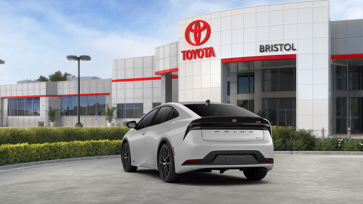 New 2027 Toyota Prius Limited AWD/4WD image 9