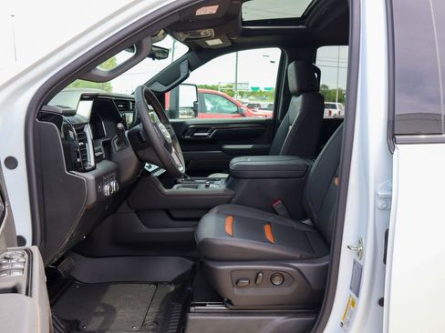New 2026 GMC Sierra 2500 AT4 w/ AT4 Premium Plus Package AWD/4WD image 7