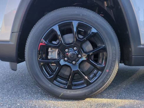 New 2026 Jeep Compass Latitude AWD/4WD image 14