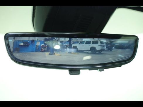 Certified 2025 Chevrolet Equinox ACTIV w/ Safety and Technology Package AWD/4WD image 29