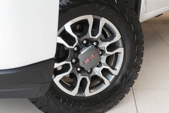 Used 2022 GMC Sierra 2500 AT4 AWD/4WD image 2