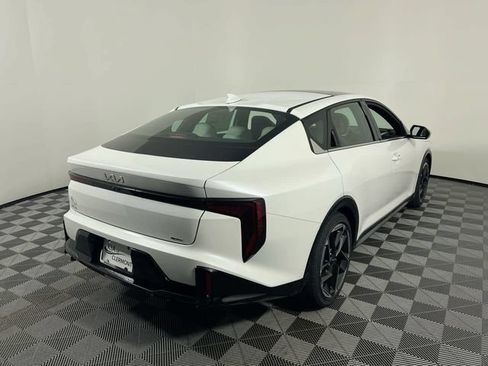 New 2026 Kia K4 EX w/ GT-Line Premium Package FWD image 3