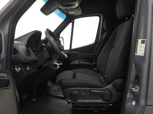 Used 2024 Mercedes-Benz Sprinter 2500 w/ Acoustic Package image 5