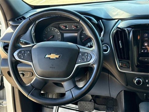 Used 2023 Chevrolet Traverse LT image 13
