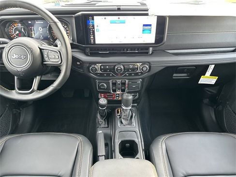 New 2025 Jeep Wrangler Unlimited Rubicon 392 image 13