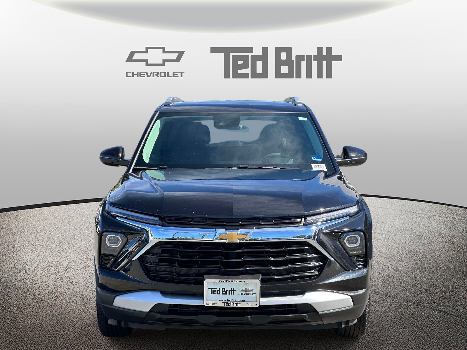 Used 2025 Chevrolet TrailBlazer LT AWD/4WD image 2