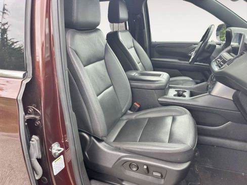 Used 2022 Chevrolet Tahoe LT w/ Luxury Package AWD/4WD image 15